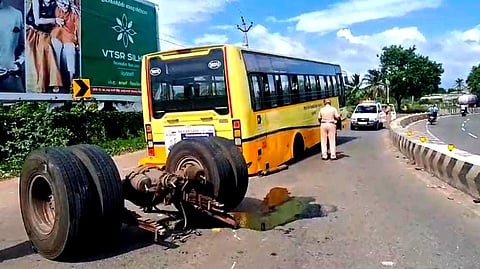 The rear axle of the govt bus got detached when the vehicle was in motion on the Thirumangalam-Kollam NH on Friday.