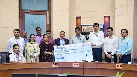 The cheque was formally presented by the General Manager of Northern Railways in the presence of the General Manager of SBI Delhi Circle.