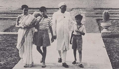 Jawaharlal Nehru with Indira Gandhi , Rajiv Gandhi and Sanjay Gandhi.