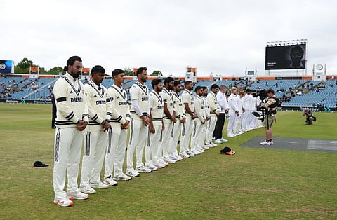 Players from India and England wore black armbands and observed a minute's silence in the memory of former spinner Dilip Doshi before start of day five of the first Test.