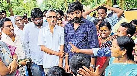 Speaking to the media, residents said the foul smell from the poultry had made it difficult to live in their homes.