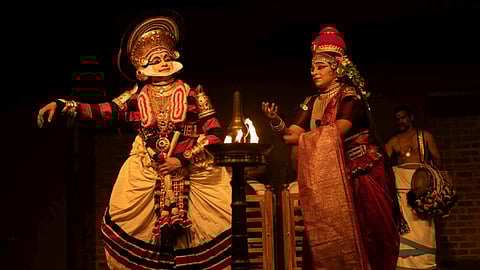 Charudatta (Sooraj Nambiar) and Vasanthasena (Kapila Venu)