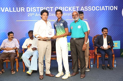 S Gautham Anand receiving the award from TNCA president Dr Ashok Sigamani in the Thiruvallur DCA's annual awards function