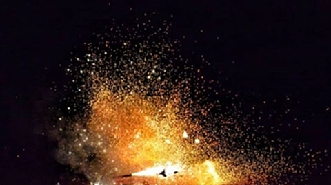 The factory is owned by Ganesan of Thiruthangal and operates with a PESO license.