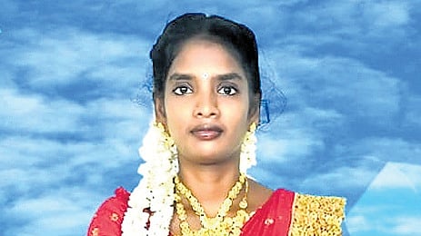 P Logeshwari (25) got married to E Panneer (37) on June 27, 2025.