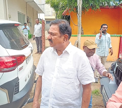 The incident occurred when Shabari visited Prathap Reddy’s house for breakfast ahead of participating in the ‘Suparipalana Tholi Adugu’ programme.