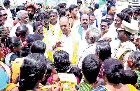 Minister Kollu Ravindra takes part in ‘Suparipalanalo Toliu Adugu’ prog