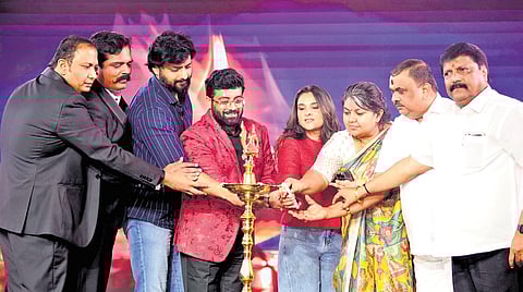 The unveiling ceremony was led by QPL founder Mahesh Gowda, along with actors Ramya and Pramod Shetty