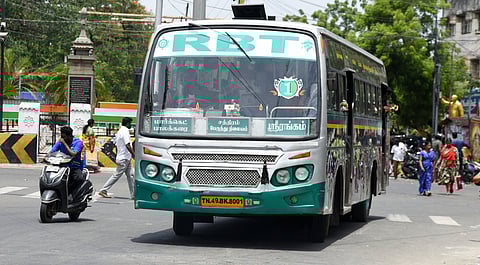 Image of a private bus operating in TN used for representative purpose.