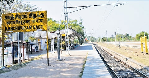 The Arakkonam–Kancheepuram–Chengalpattu stretch which has numerous non-interlocked LC gates has seen a few accidents involving trains and vehicles