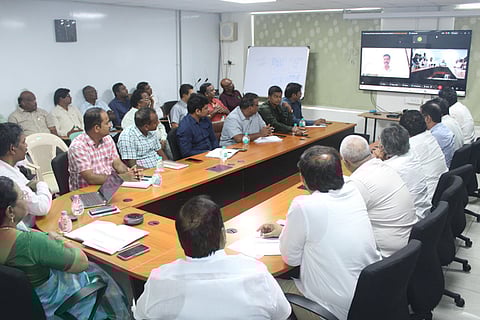 Andhra Pradesh Agriculture Director Dilli Rao instructed fertilizer manufacturers, wholesalers, and retailers to ensure seamless fertilizer supply
