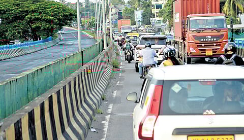 With vehicles to both sides being diverted through a single lane, multiple sections along the Container Road is witnessing heavy traffic