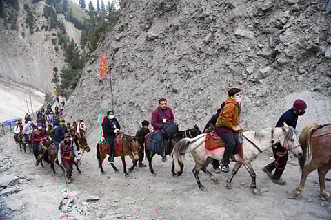 According to officials, a fresh batch of pilgrims left for the holy cave shrine from Nunwan and Baltal base camps.