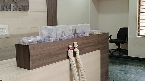 ATS seized seven weapons, comprising three revolvers with 187 live cartridges and four pistols with 98 cartridges, totaling 285 rounds.