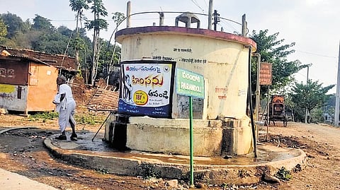 Life goes on in Paramdoli, one of the 14 villages on the Telangana-Maharashtra border, which both the States lay claim to.