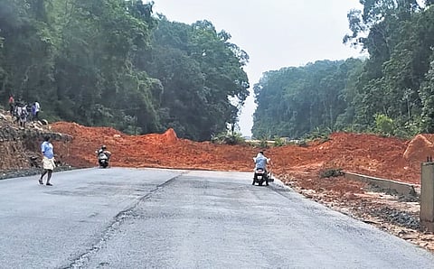 Landslide on NH-75 Mangaluru-Bengaluru highway.