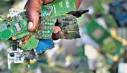 Telangana led the formal collection effort, processing 42,297.68 tonnes, well ahead of Maharashtra (18,559 tonnes) and Delhi (2,130.79 tonnes).