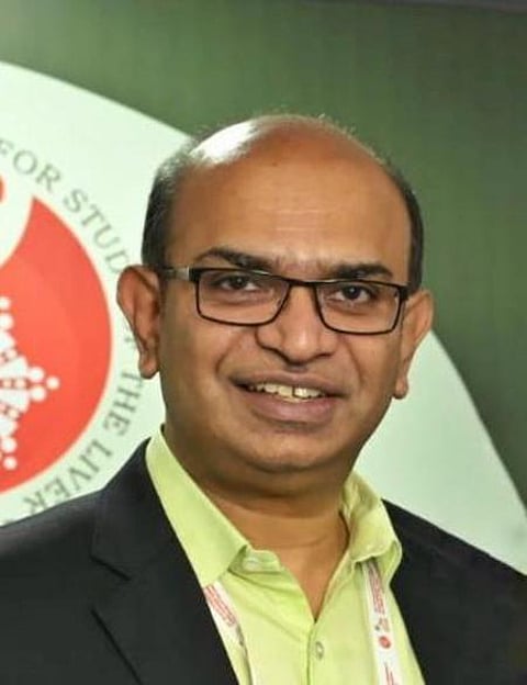 DR RAJEEV JAYADEVAN083059.JPG