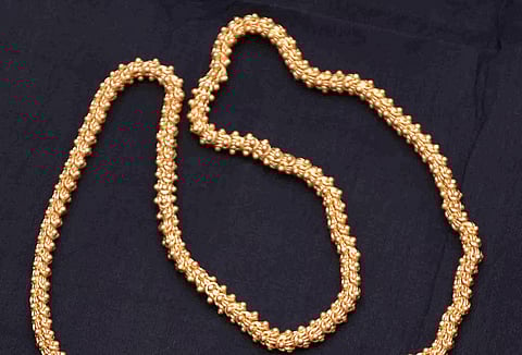 Image of a gold chain used for representational purposes only