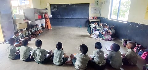 The seating style, model after the Tamil letter Pa, forms a semi-circle with the teacher at the centre.