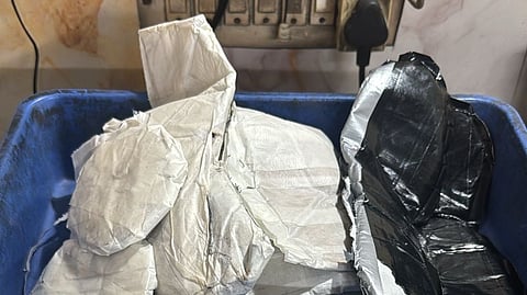 Officials estimate that around 23 kg of gold was seized.