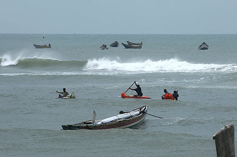 Fisheries department assistant director Janarthanan said over 300 country craft and 100 mechanised vessels set sail on Thursday, and they were instructed to return immediately.