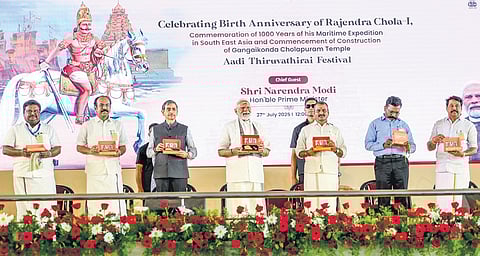 PM Narendra Modi, Governor R N Ravi and other leaders at the Aadi Thiruvathirai event in Gangaikonda Cholapuram, Ariyalur district, on Sunday