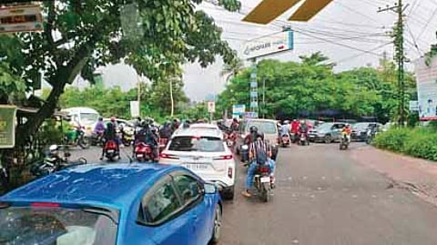 The traffic block at Infopark