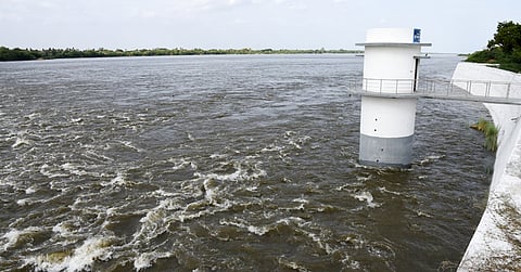 One lakh cusecs of surplus water released from the Mettur Reservoir into the Cauvery River, crossing the Mukkombu