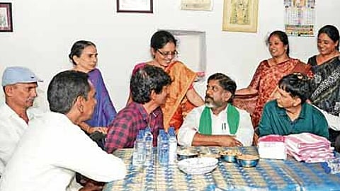 Deputy Chief Minister Mallu Bhatti Vikramarka visits his childhood friend
Dr Ravinder at Juntpalle village on Tuesday