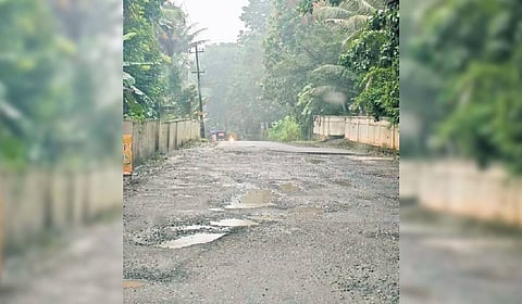 Road delay sparks political row in Kizhakkambalam as Twenty-20 alleges sabotage