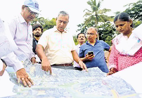 BBMP Chief Commissioner Maheshwar Rao along with officials during an inspection of development work at RR Nagar on Wednesday.