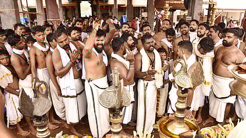 The TDB's Vallasadya, priced at Rs 250 per head, is being offered to devotees who book in advance