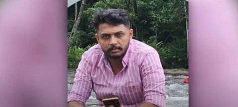 On the way to the hospital, Ansil reportedly told his relatives that he had been poisoned by the woman