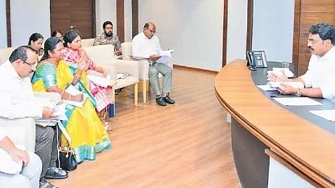 Given the weakened condition of river embankments, Bapatla District Collector J Venkata Murali
urged residents to remain alert.