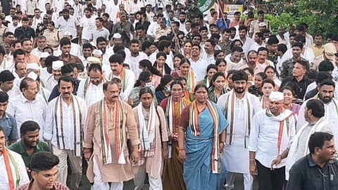 TPCC President Mahesh Kumar Goud, AICC State in charge Meenakshi Natarajan and Minister Dhanasari Anasuya during the Janahitha padayatra.
