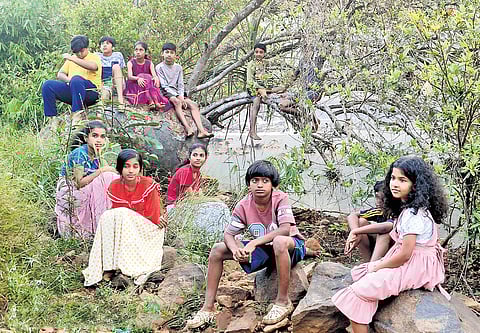 Kasaragod district panchayat has produced a feature film 'Pachatheyyam' to sensitise the children on mobile phone addiction.