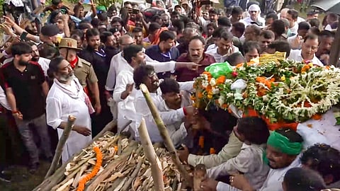 Last rites of former chief minister Shibu Soren, at Nemra village in Jharkhand's Ramgarh district.