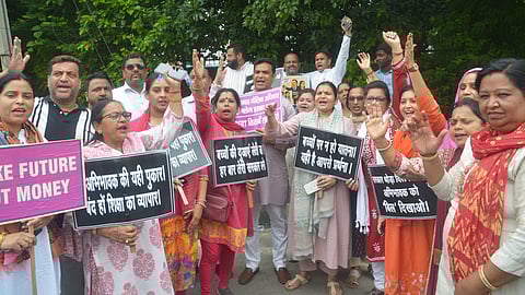 Parents protest fee hike bill in Delhi.