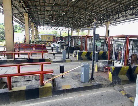 Toll gates remained opened at Paliyekkara after the High Court order