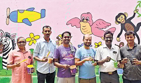 Pattampoochikulu, an initiative by government school teachers, is transforming school walls into vibrant artwork to make them engaging and meaningful for children at Panchayat Union Primary School at Ganganagar in Tiruppur.