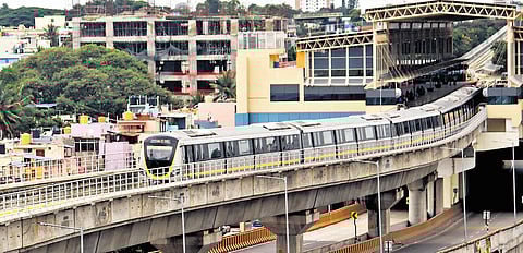 The line will operate with three available trains at a frequency of 25 minutes, manufactured and supplied by the Titagarh Rail System.