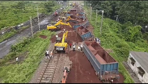 Due to the accident, train services have been disrupted on Chandil–Tatanagar, Chandil–Muri, and Chandil–Purulia–Bokaro routes.
