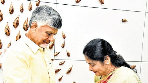 Thanking them, Naidu extended festive greetings.
