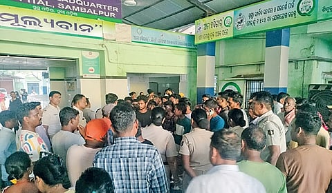 Locals and parents expressed outrage over the absence of safety measures around the construction site, alleging that the contractor failed to cordon off the area or take precautions despite its proximity to the school.