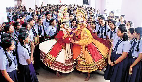 Kathakali artists Parvathy Menon and Preetha Balakrishnan, who is also a teacher, perform on the first day of ‘Nalacharitham’ as Nalan and Hamsam at St Antony’s Higher Secondary School, Kacheripady