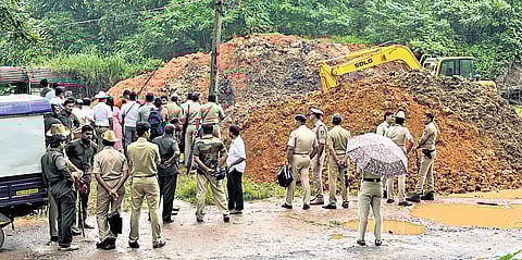 The SIT excavates a part of Site No. 13 in Dharmasthala on Tuesday.