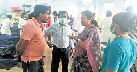 Kolar ADC Mangala along with the tahsildar, visited the hospital and, in the presence of District Surgeon Dr Jagdeesh, interacted with the students.