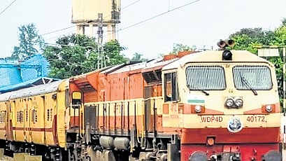 Locals attempted to save the seriously injured victims by arranging for an ambulance