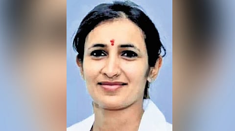 The incident came to light in the morning. The hospital staff tried to reach Meenakshi on the phone, but did not get any response.